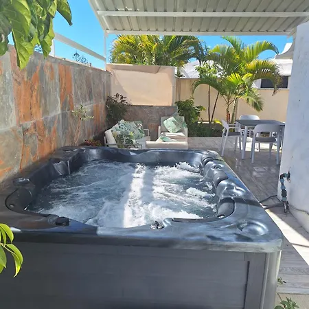 Bungalow 2-4 With Jacuzzi Apartamento *