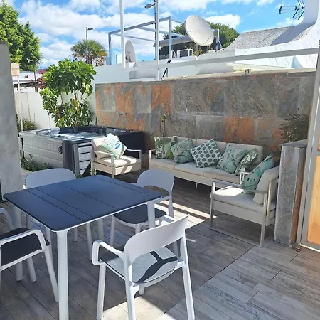 Bungalow 2-4 With Jacuzzi Apartment Playa del Ingles (Gran Canaria)